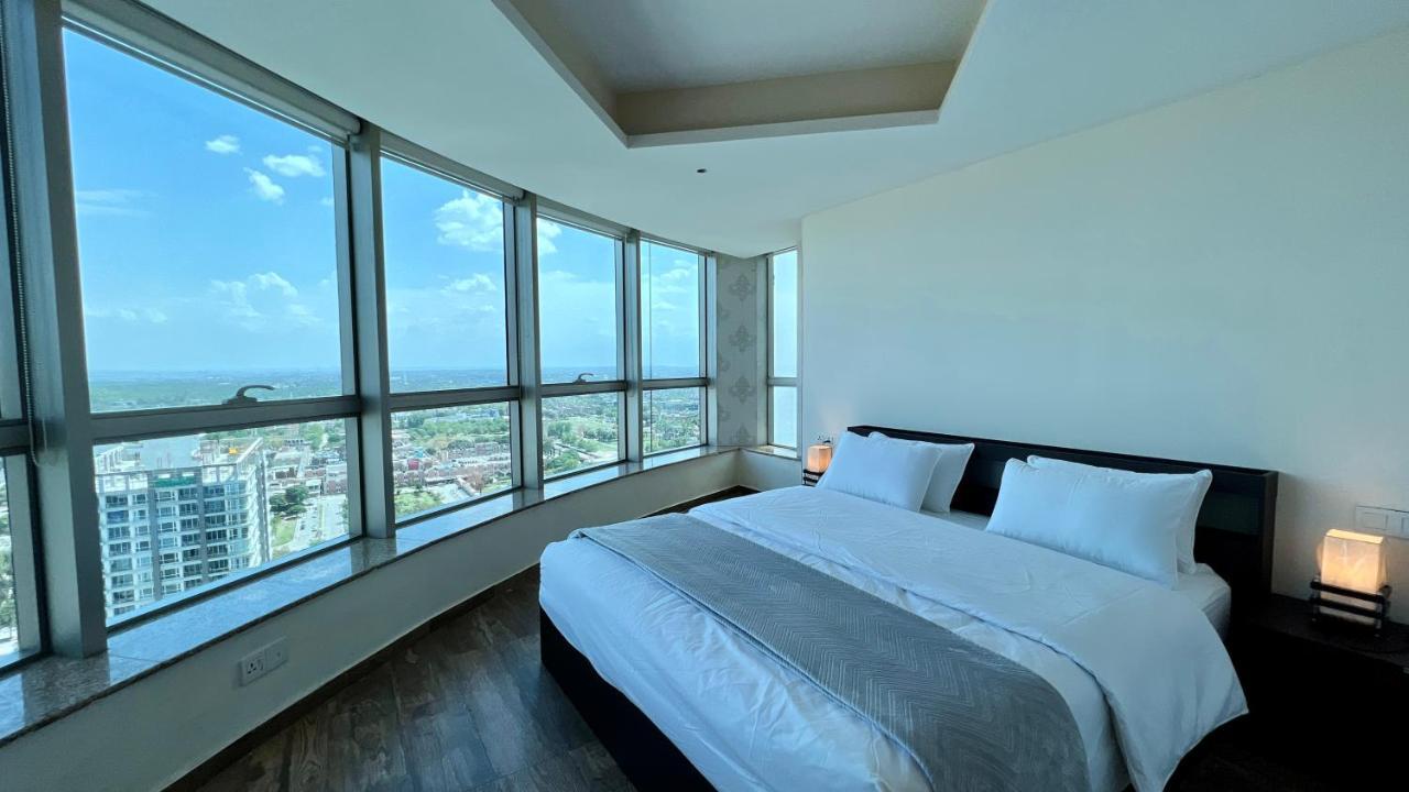 Centaurus Apartment City View Three Beds Iszlámábád Kültér fotó